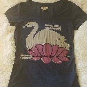 Women’s white swan t-shirt